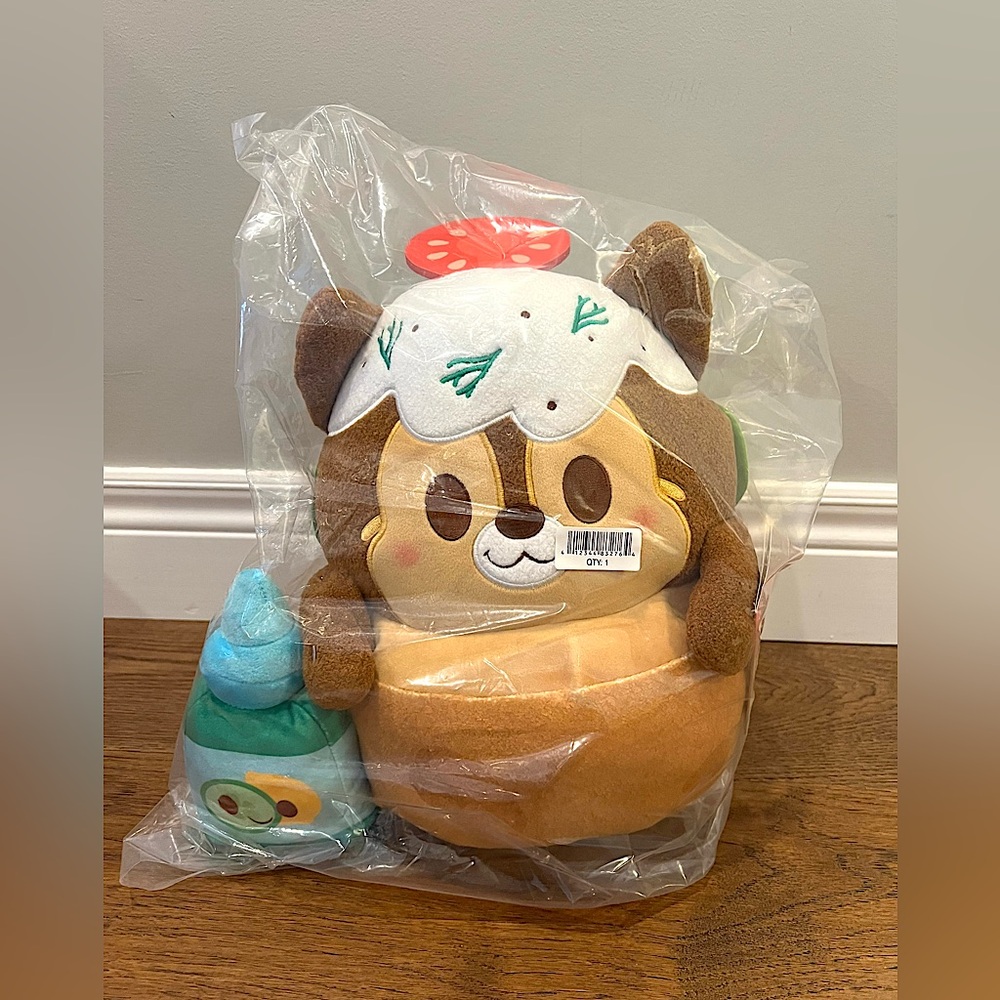 Disney Munchlings Falafal Chip & Little Sidekick bottle side of Tzatziki plushes